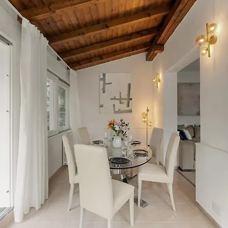 Vakantiehuis Luxury Townhouse With Panoramic Views By Aura Luxury Collection
