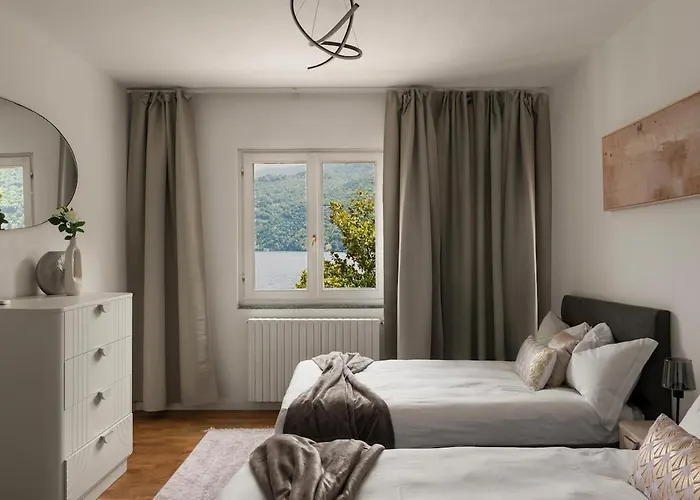 Luxury Townhouse With Panoramic Views By Aura Luxury Collection בית נופש Carate Urio