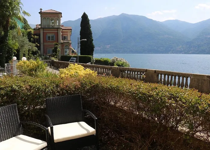 בית נופש Luxury Townhouse With Panoramic Views By Aura Luxury Collection Carate Urio