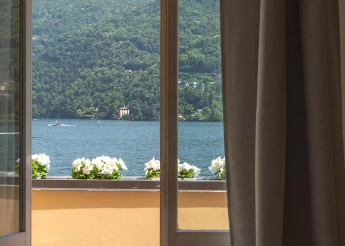 בית נופש Luxury Townhouse With Panoramic Views By Aura Luxury Collection Carate Urio