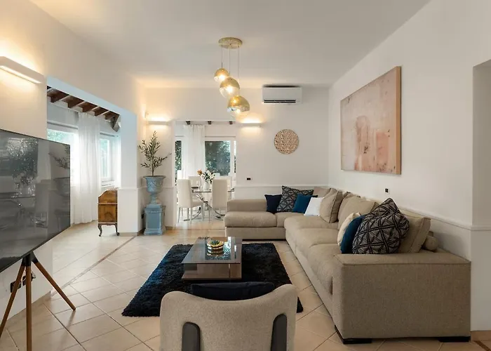 בית נופש Luxury Townhouse With Panoramic Views By Aura Luxury Collection Carate Urio